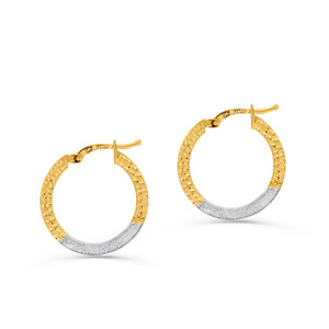 Facettierte 15-mm-Ohrringe aus Gold kombiniert mit Weißgold