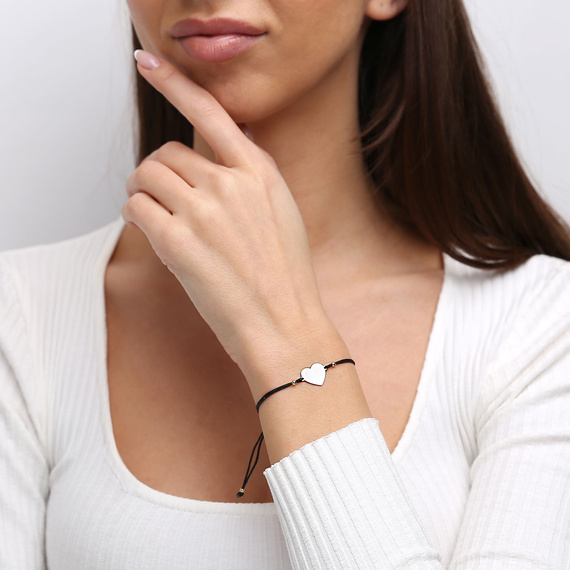 585 Goldarmband auf schwarzer Schnur Herz Perlen Gravur