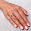 Verlobungsring aus Gold mit 0,09 Karat Diamant