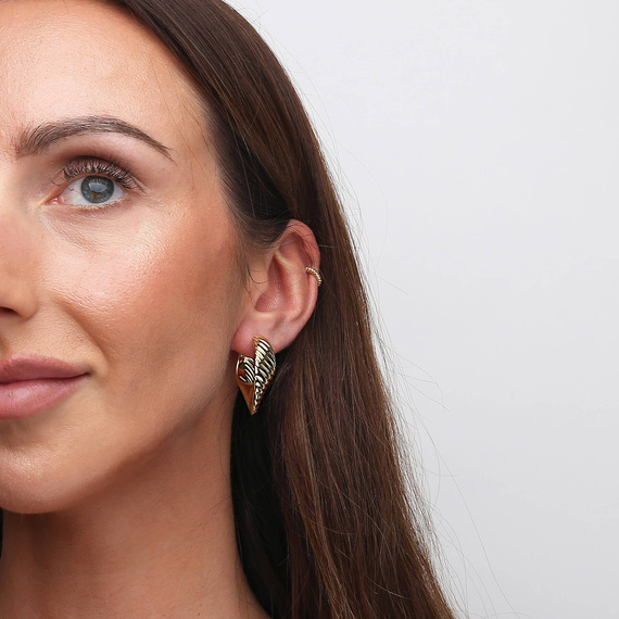 Goldene Ohrringe große Kreise Muscheln 585 gedreht oval facettiert mit Verschluss