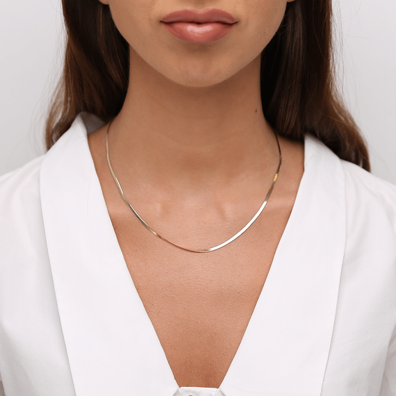 Goldkette schmaler Band Schlangenmuster 585 glatt 2,5 mm Länge 42–45 cm