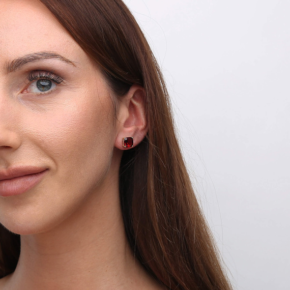 Goldene Ohrringe mit Granat 585 Granat 5,305 ct