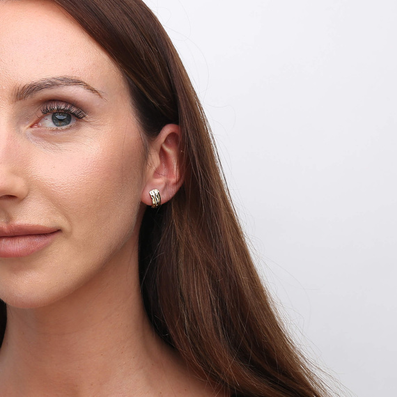 Goldene Ohrringe mit Diamanten 585 facettiertes Gelbgold mit englischem Verschluss