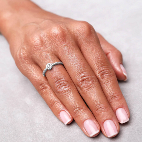 Verlobungsring aus Gold mit 0,19 Karat Diamanten