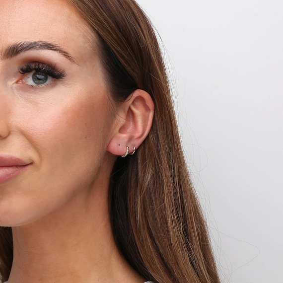 Gold kleine gedrehte Kreis Ohrring 585 winzig auf Snap 1 cm Piercing