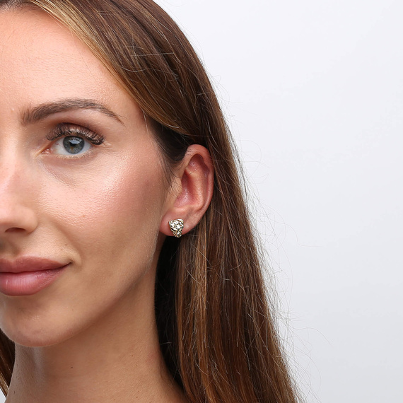 Gold 585 Tiger Gepard Leopard durchbrochene Ohrringe auf einem 1 cm Stift