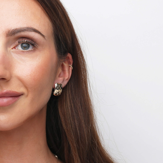 Goldene Ohrringe mit Diamanten 585 breit Weiß- und Gelbgold Omega-Clipverschluss