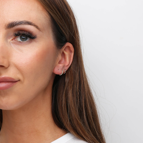 Gold kleine gedrehte Kreis Ohrring 585 winzig auf Snap 1 cm Piercing