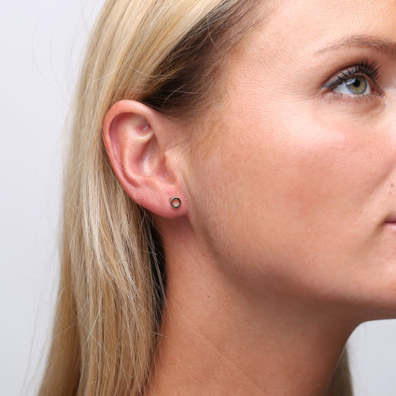 Goldreife Ohrringe auf Post 585 Einfach