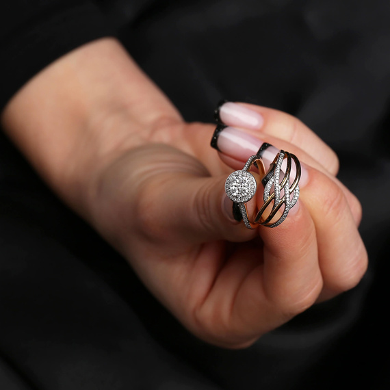 Verlobungsring aus Gold mit 0,39 Karat Diamanten